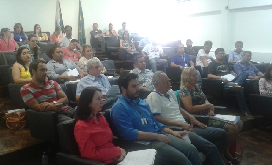 Diretoria Admnistrativo Financeira - Adapar capacita técnicos administrativos