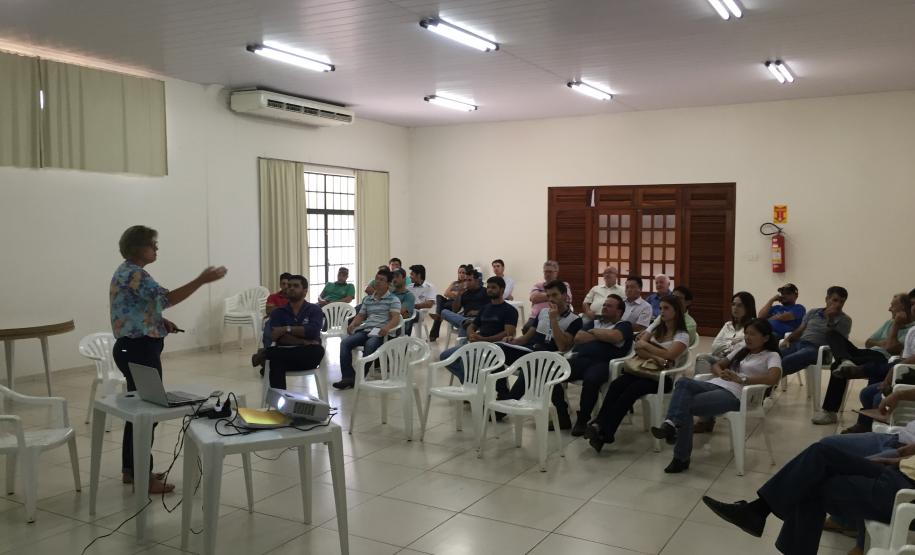 Brucelose e Tuberculose: Adapar promove reunião com veterinários habilitados.