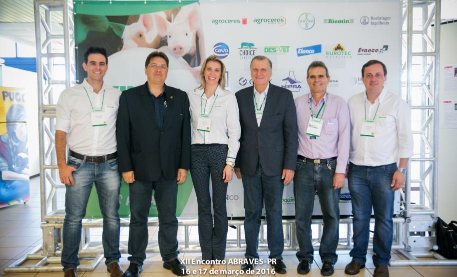 XII Encontro Regional da Associação de Médicos Veterinários Especialistas em Suínos-PR (ABRAVES-PR).