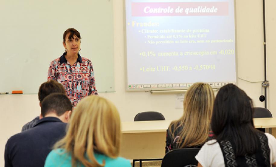 Capacitação da GIPOA no combate à fraude no leite. Capacitação da GIPOA no combate à fraude no leite.