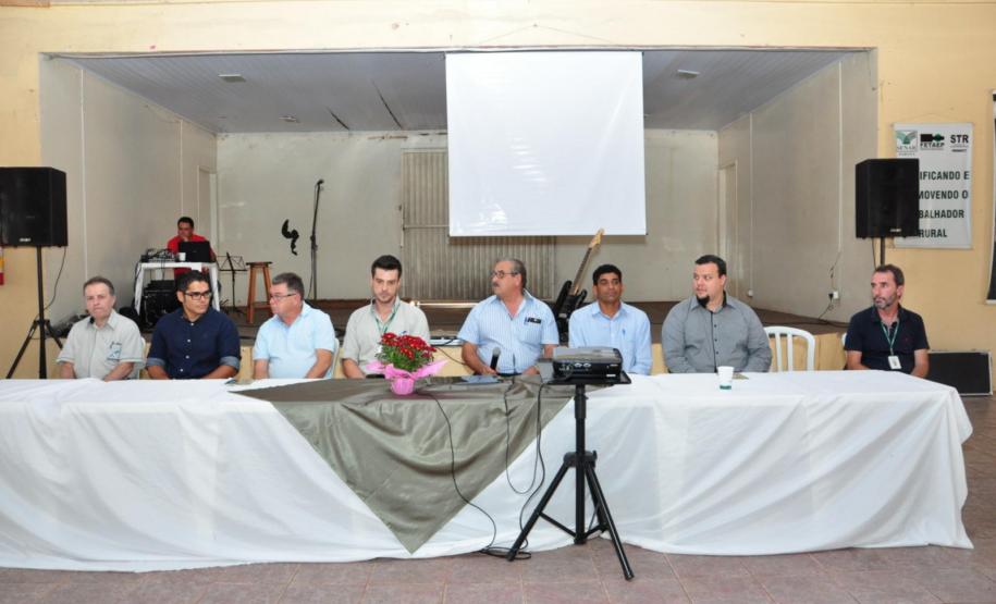 Adapar realiza palestra de conservação de solos em Paranacity.