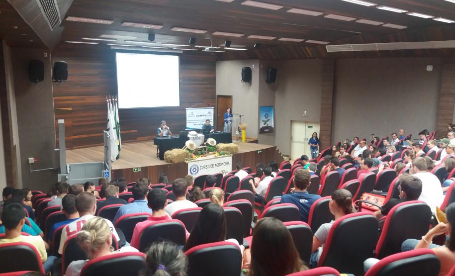 Adapar participa da 5ª Semana Acadêmica de Agronomia da UTFPR, em Dois Vizinhos - PR Adapar participa da 5ª Semana Acadêmica de Agronomia da UTFPR, em Dois Vizinhos - PR
