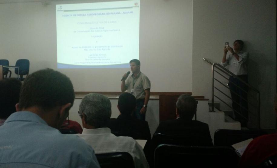 Adapar realiza Palesta Técnica no Workshop – Práticas Agronômicas em Planos de Conservação de Solos, em Maringá.