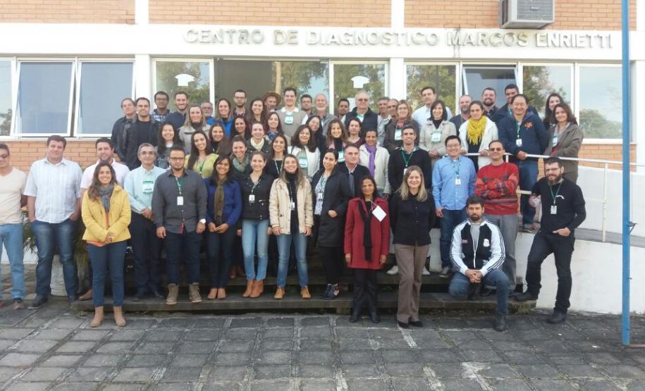 Fiscais da Adapar participam do XI Seminário sobre Encefalopatias Espongiformes Transmissíveis.