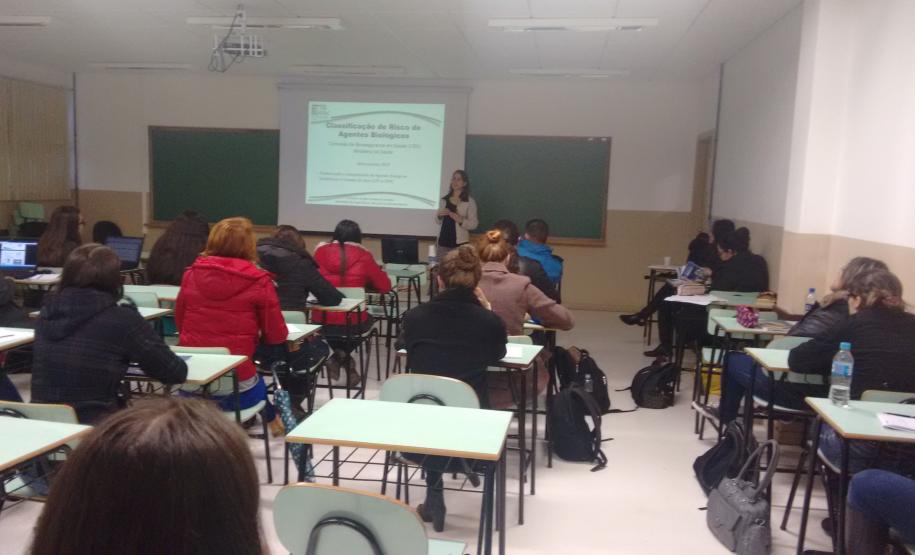 Adapar participa da XXIII Semana Acadêmica de Medicina Veterinária da UFPR.