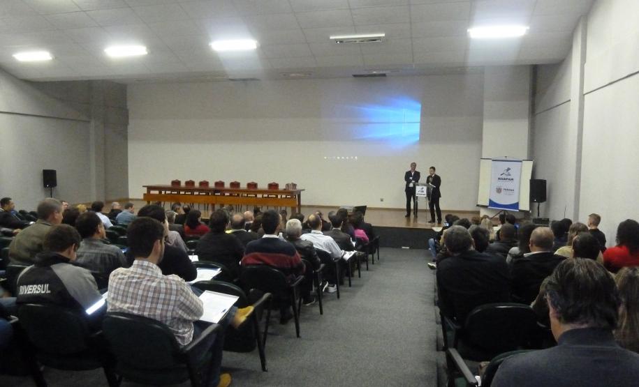 Workshop  - Experiências no controle de agrotóxicos no Paraná debateu temas sobre o cadastro, monitoramento e fiscalização do insumo.