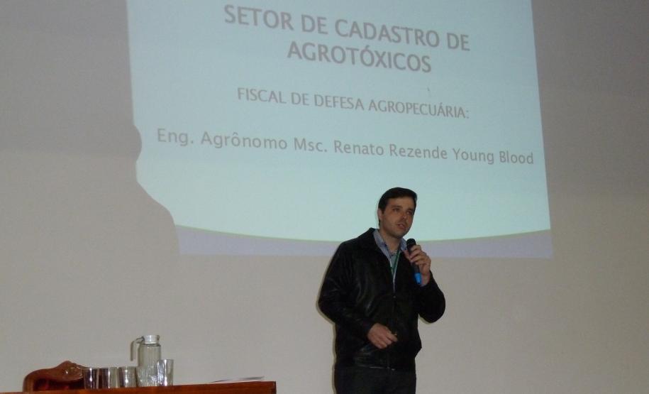 Workshop  - Experiências no controle de agrotóxicos no Paraná debateu temas sobre o cadastro, monitoramento e fiscalização do insumo.