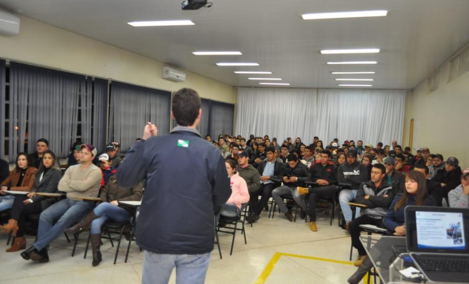 Adapar participa da 1º Semana Acadêmica da UCP em Pitanga