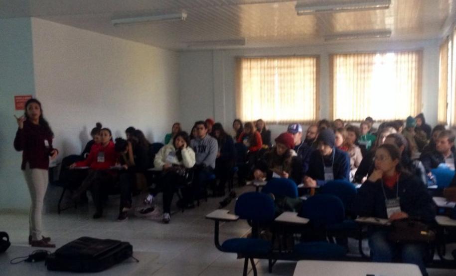 Adapar participa da XIV Semana Acadêmica de Medicina Veterinária da Unicentro