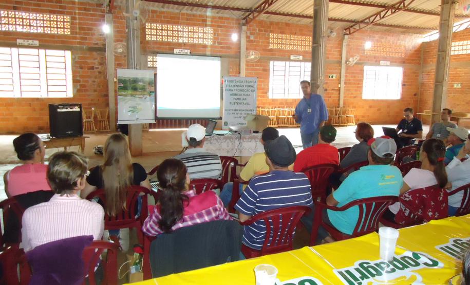 Educação Sanitária: Orientação aos produtores rurais do Oeste do Paraná
