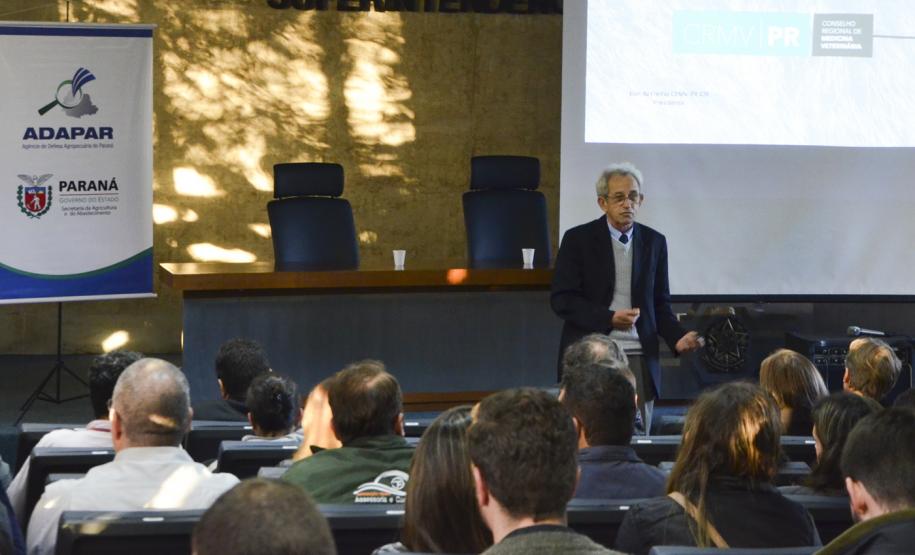 Médicos veterinários se reúnem em Curitiba para discutir mormo Médicos veterinários se reúnem em Curitiba para discutir mormo