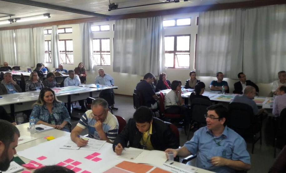 Adapar Prepara Seus Servidores em Gestão de Processos