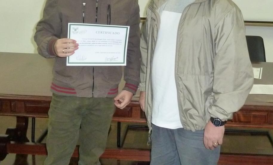 Com objetivo de se adequar às mudanças e de melhorar o processo de redação oficial, a Adapar, em parceria com o Serviço Nacional de Aprendizagem Rural, realizou a entrega dos certificados aos participantes do Curso “Práticas de Leitura e Escrita”.