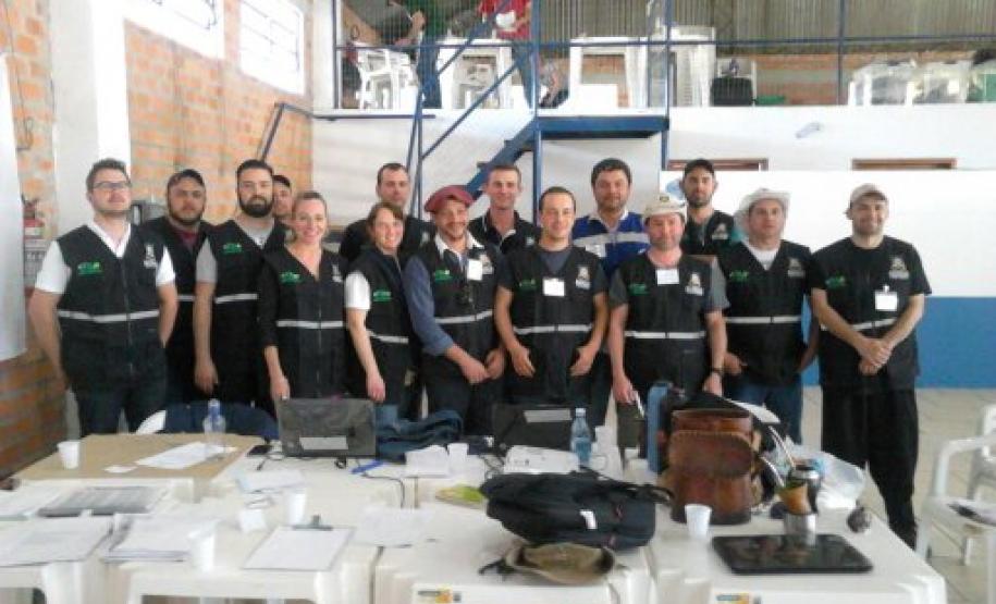 Adapar Participa de Treinamento de Emergência em Febre Aftosa no RS