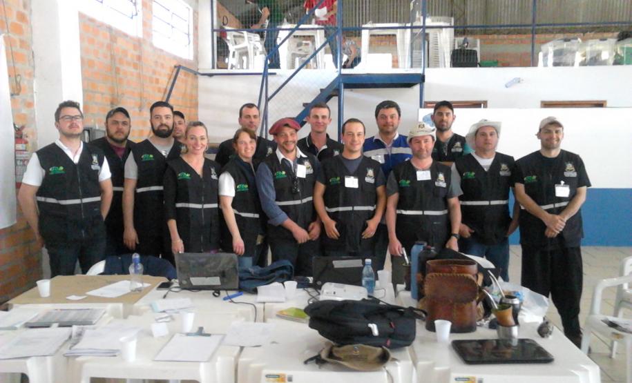 Adapar Participa de Treinamento de Emergência em Febre Aftosa no RS