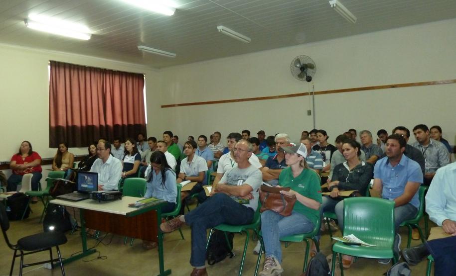 Adapar Realiza Seminários Sobre Pragas do Eucalipto