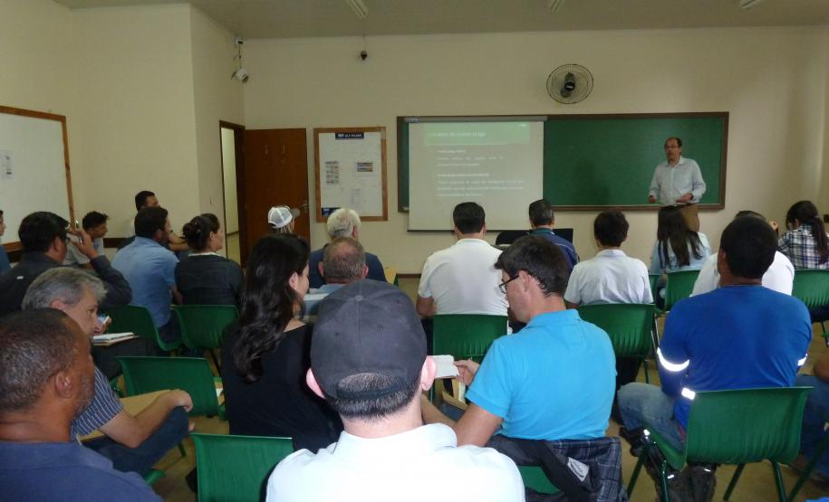 Adapar Realiza Seminários Sobre Pragas do Eucalipto