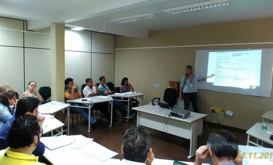 Adapar Conclui Mais uma Etapa da Capacitação em “Vigilância e Fiscalização da Alimentação de Ruminantes” Adapar Conclui Mais uma Etapa da Capacitação em “Vigilância e Fiscalização da Alimentação de Ruminantes”