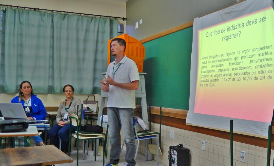 Adapar Orienta sobre o Serviço de Inspeção de Produtos de Origem Animal em Irati