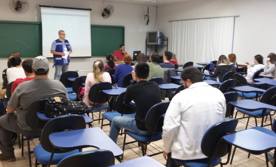 Universidades de Maringá Convidam a Adapar para Apresentar as Ações de Defesa Agropecuária Universidades de Maringá Convidam a Adapar para Apresentar as Ações de Defesa Agropecuária