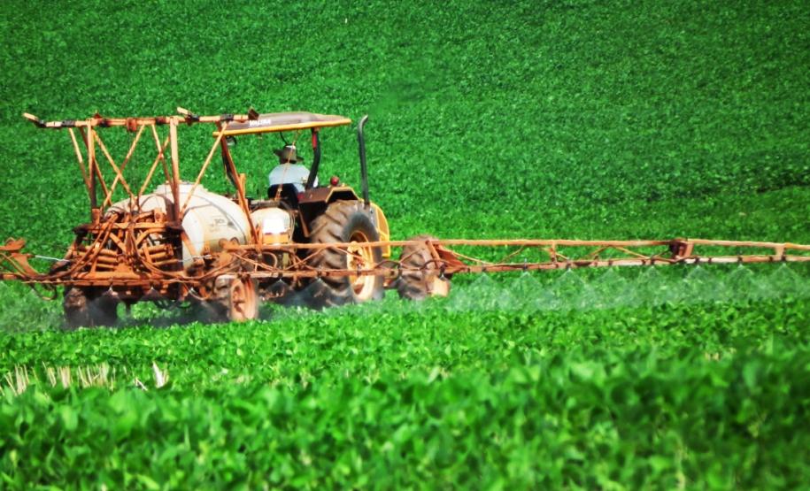 Plataforma Pioneira no Brasil Viabiliza Receita Agronômica Via Web Plataforma Pioneira no Brasil Viabiliza
Receita Agronômica Via Web