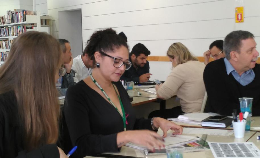 Diretores, coordenadores, assessores, técnicos em posições de assessoramento estratégico às funções de planejamento e gestão governamental e setorial, da Agência de Defesa Agropecuária do Paraná (Adapar), participaram do curso presencial “Gestão Estratégica Orientada para Resultados”