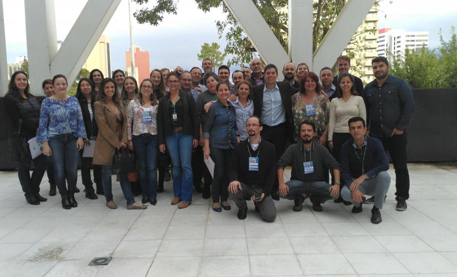 Diretores, coordenadores, assessores, técnicos em posições de assessoramento estratégico às funções de planejamento e gestão governamental e setorial, da Agência de Defesa Agropecuária do Paraná (Adapar), participaram do curso presencial “Gestão Estratégica Orientada para Resultados”