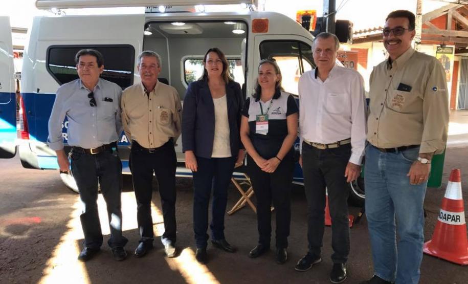 Adapar recebe Unidade Móvel de Fiscalização de Trânsito em Cascavel