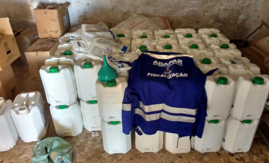 Adapar Apreende 3 Ton. de Agrotóxicos Clandestinos em Jacarezinho.
