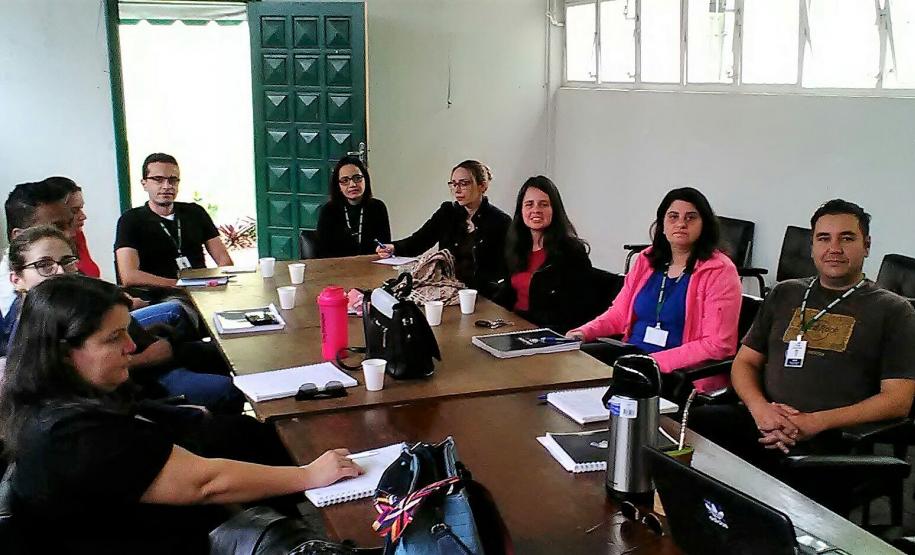 Adapar Discute Ações de Vigilância da Alimentação de Ruminantes em Campo Mourão