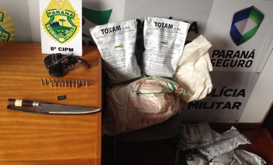 Em Rio Azul PR, agrotóxicos contrabandeados foram  apreendidos por policiais do Serviço Reservado 8º CIA e autuações administrativas foram lavradas por ficais da  Adapar.