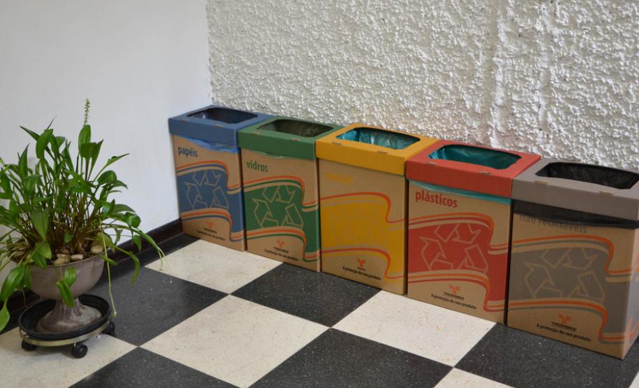 A Secretaria de Estado da Agricultura e Abastecimento e a Agência de Defesa Agropecuária do Paraná (Adapar) implantaram nesta segunda-feira (09) o projeto de gerenciamento da coleta de lixo e resíduos sólidos.