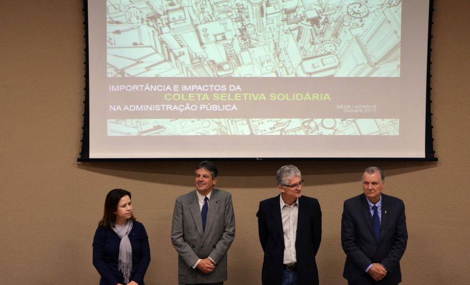 A Secretaria de Estado da Agricultura e Abastecimento e a Agência de Defesa Agropecuária do Paraná (Adapar) implantaram nesta segunda-feira (09) o projeto de gerenciamento da coleta de lixo e resíduos sólidos.