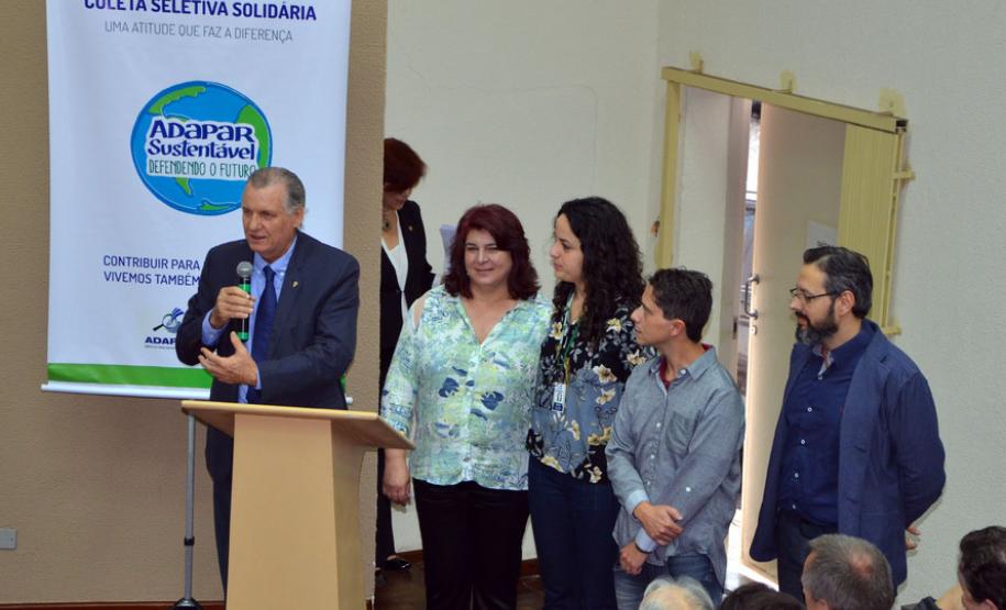 A Secretaria de Estado da Agricultura e Abastecimento e a Agência de Defesa Agropecuária do Paraná (Adapar) implantaram nesta segunda-feira (09) o projeto de gerenciamento da coleta de lixo e resíduos sólidos.