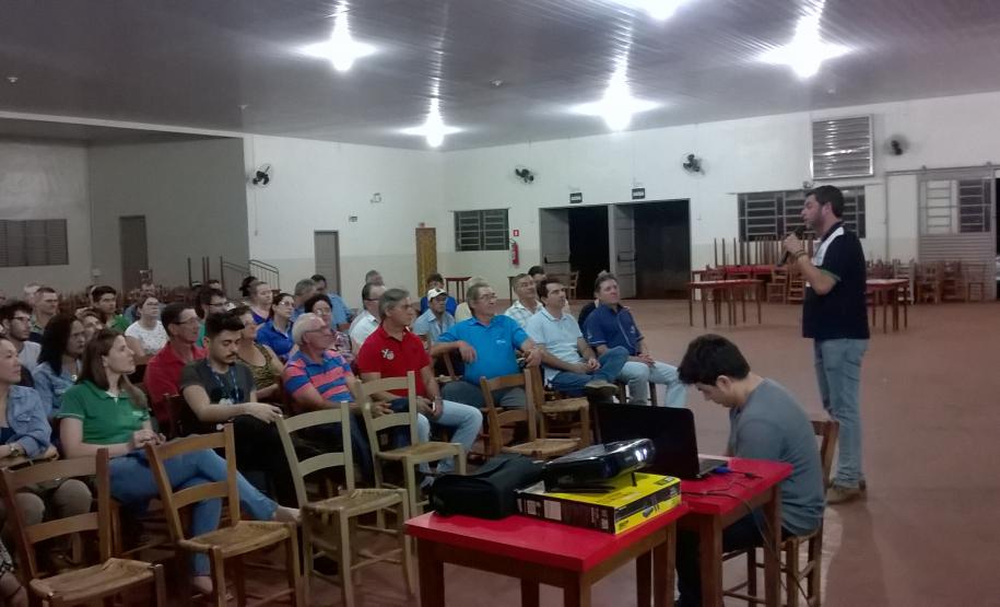 Adapar Orienta sobre Raiva dos Herbívoros em Palotina.