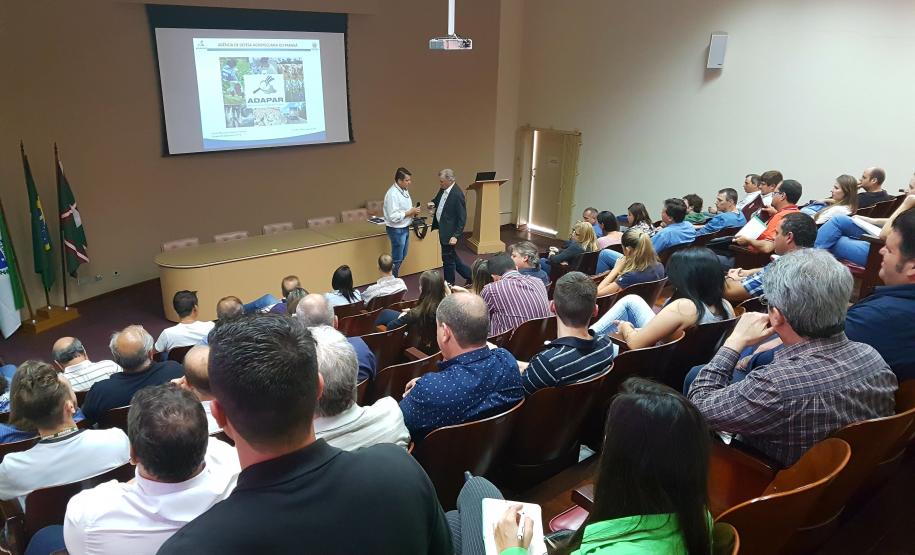 Adapar Reúne Indústrias para Discutir Rastreabilidade dos Produtos Adapar Reúne Indústrias para Discutir Rastreabilidade dos Produtos