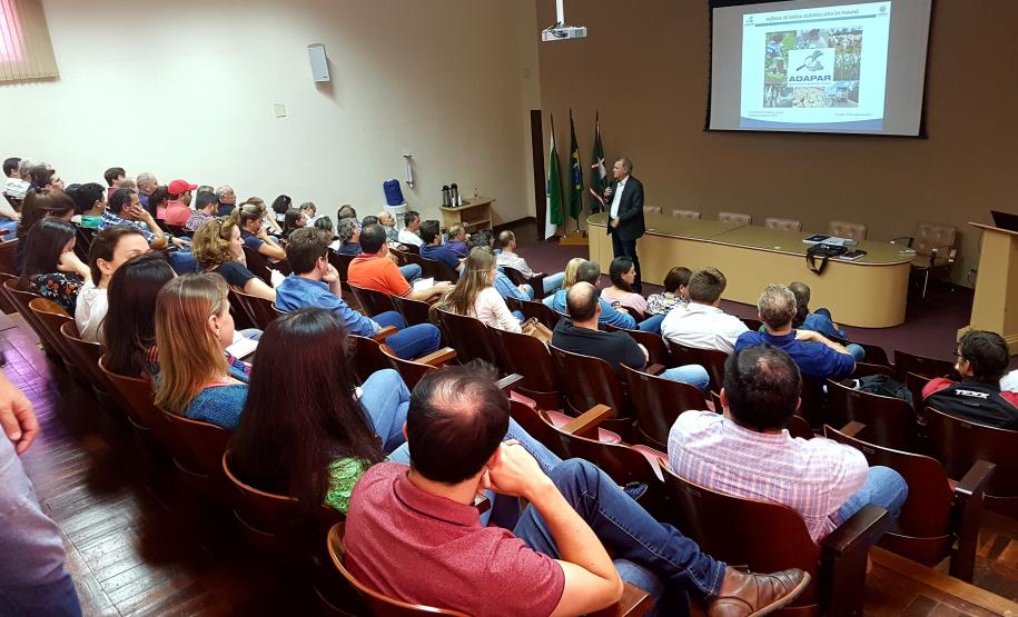 Adapar Reúne Indústrias para Discutir Rastreabilidade dos Produtos Adapar Reúne Indústrias para Discutir Rastreabilidade dos Produtos