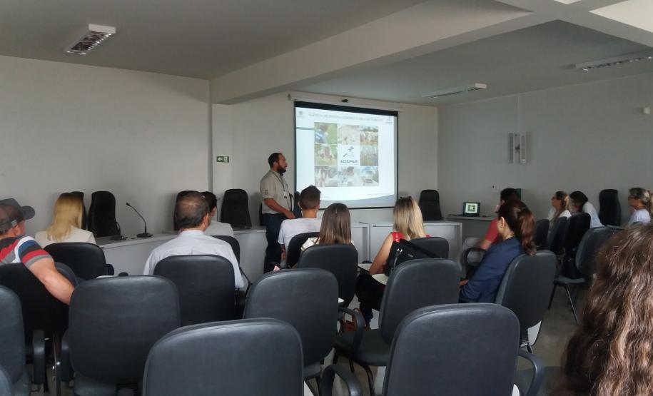 Adapar Participa de Painel de Debates sobre Brucelose