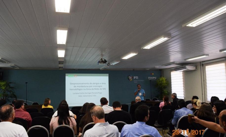 Adapar Realiza Workshop sobre Raiva em Foz do Iguaçu.