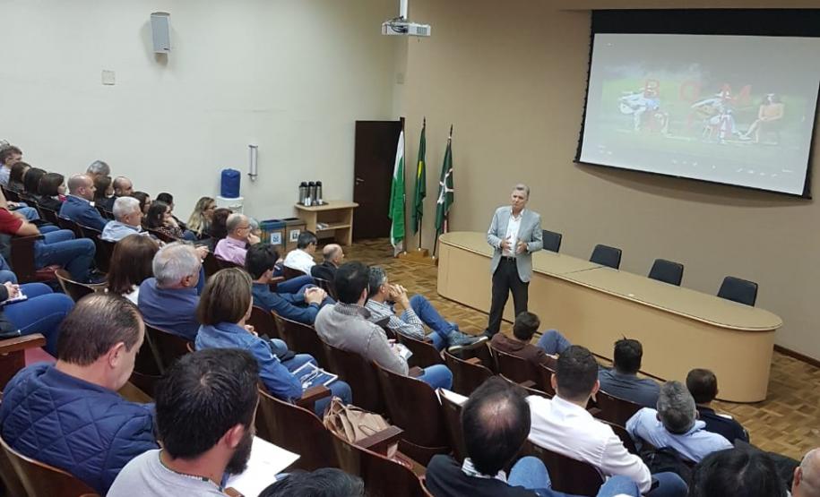 Adapar e Polícia Rodoviária vão padronizar trânsito agropecuário