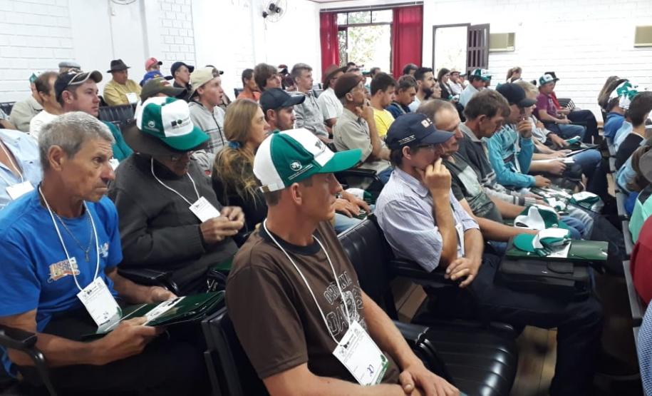 Adapar Realiza II° Seminário de Apicultura de Cruz Machado