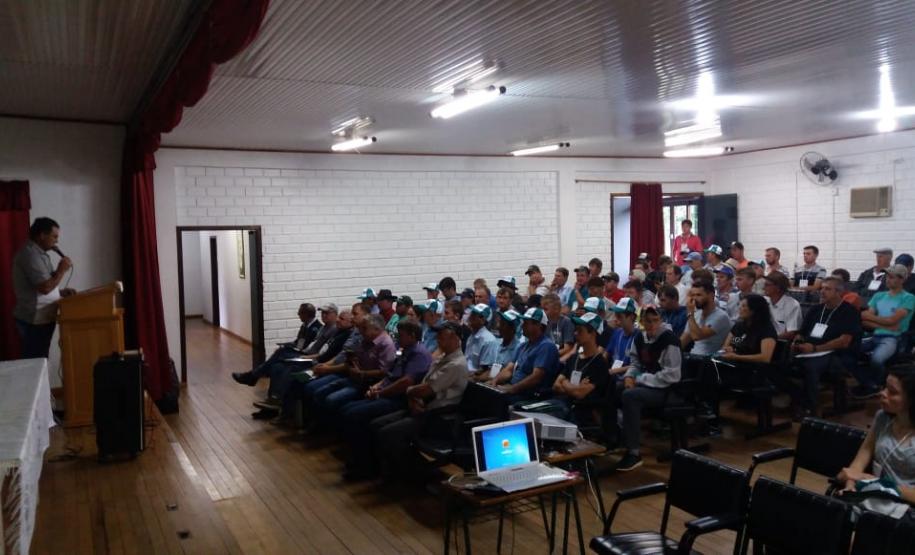 Adapar Realiza II° Seminário de Apicultura de Cruz Machado