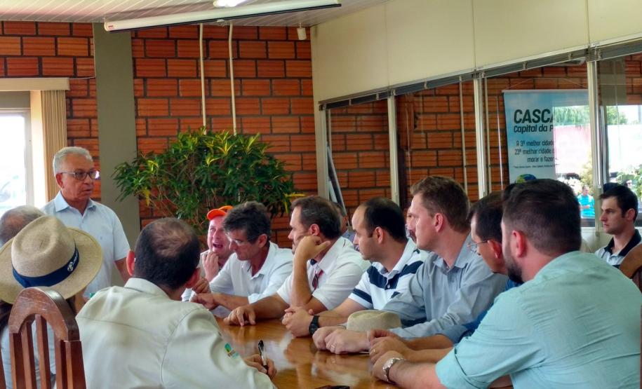 Adapar e iniciativa privada propõem protocolos de atendimentos às lesões vesiculares em suínos no Estado do Paraná.