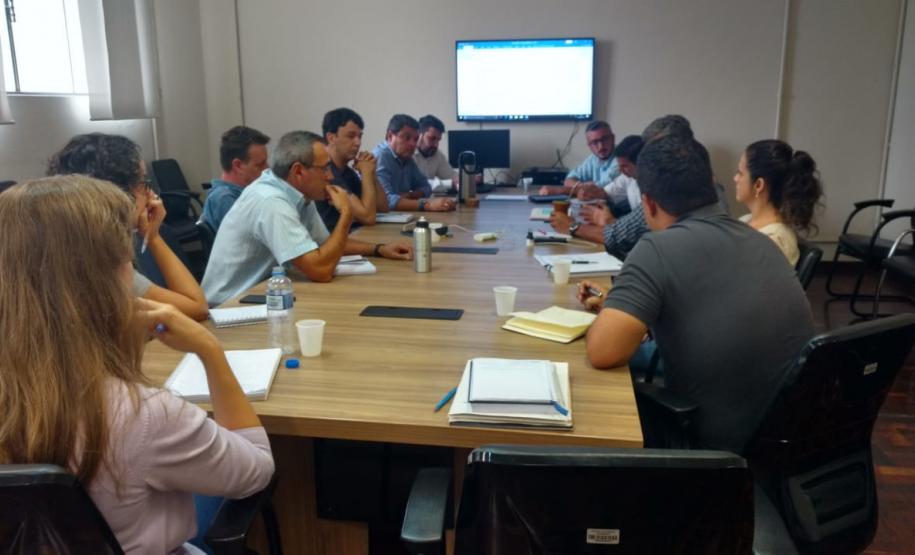 Adapar Realiza a Terceira Reunião do Grupo Gestor Estadual para discutir a Suspensão da Vacina contra Febre Aftosa Adapar Realiza a Terceira Reunião do Grupo Gestor Estadual para discutir a Suspensão da Vacina contra Febre Aftosa