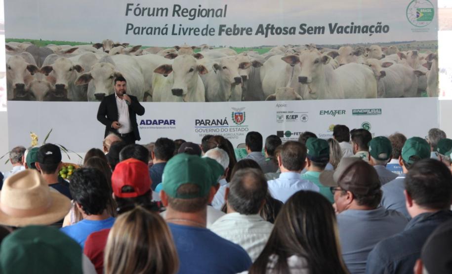 Fórum “Paraná Livre de febre aftosa sem vacinação” em Cornélio Procópio reuniu mais de 700 pessoas
