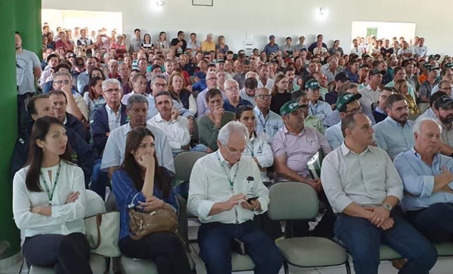 Fórum “Paraná Livre de febre aftosa sem vacinação” em Cornélio Procópio reuniu mais de 700 pessoas