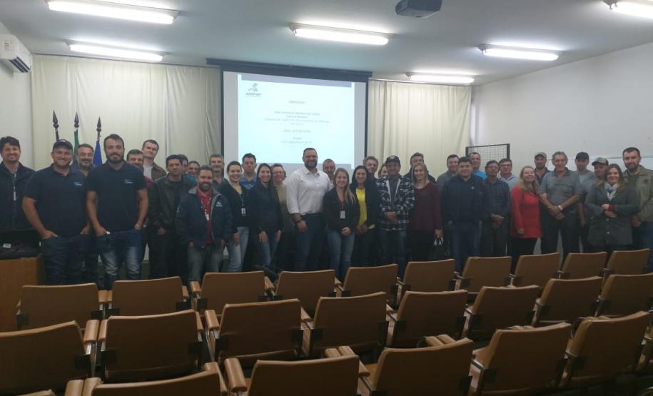 Adapar realiza palestras sobre biosseguridade em granjas de suínos Adapar realiza palestras sobre biosseguridade em granjas de suínos