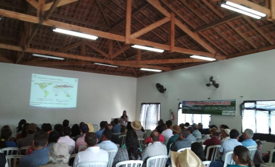 ADAPAR, EMATER e SEAB promovem palestras sobre a retirada da vacinação contra Febre Aftosa no Paraná na região de Campo Mourão