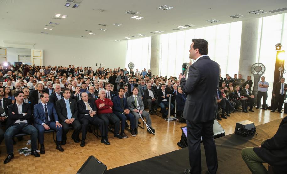 O governador Carlos Massa Ratinho Junior e a ministra da Agricultura, Pecuária e Abastecimento, Tereza Cristina, anunciam nesta terça-feira (15),  no Palácio Iguaçu, em Curitiba, a suspensão das campanhas de vacinação contra febre aftosa em rebanhos bovinos e de bufalinos no Paraná.  Curitiba, 14/10/2019 - Foto: Geraldo Bubniak/AEN