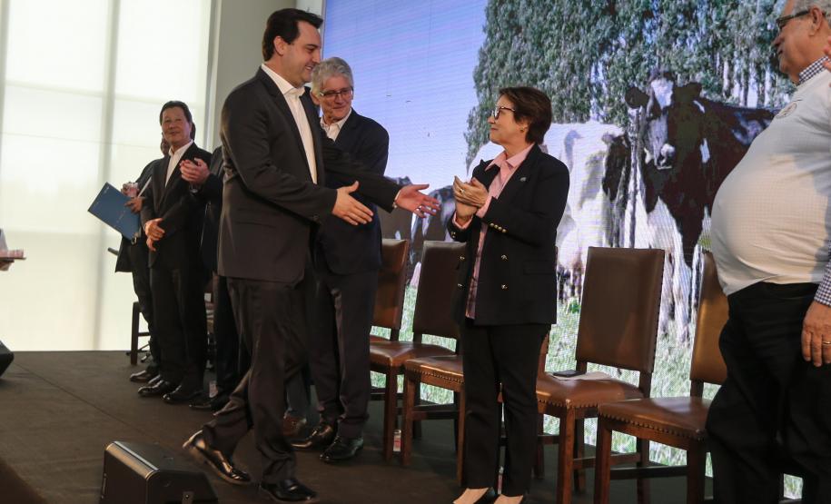 O governador Carlos Massa Ratinho Junior e a ministra da Agricultura, Pecuária e Abastecimento, Tereza Cristina, anunciam nesta terça-feira (15),  no Palácio Iguaçu, em Curitiba, a suspensão das campanhas de vacinação contra febre aftosa em rebanhos bovinos e de bufalinos no Paraná.  Curitiba, 14/10/2019 - Foto: Geraldo Bubniak/AEN
